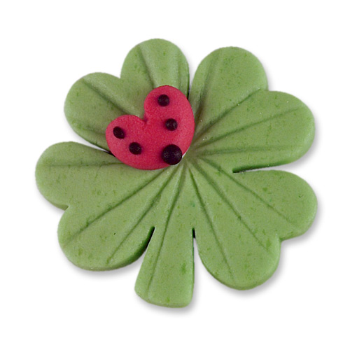 Marzipan Kleeblätter mit Glückskäfer 