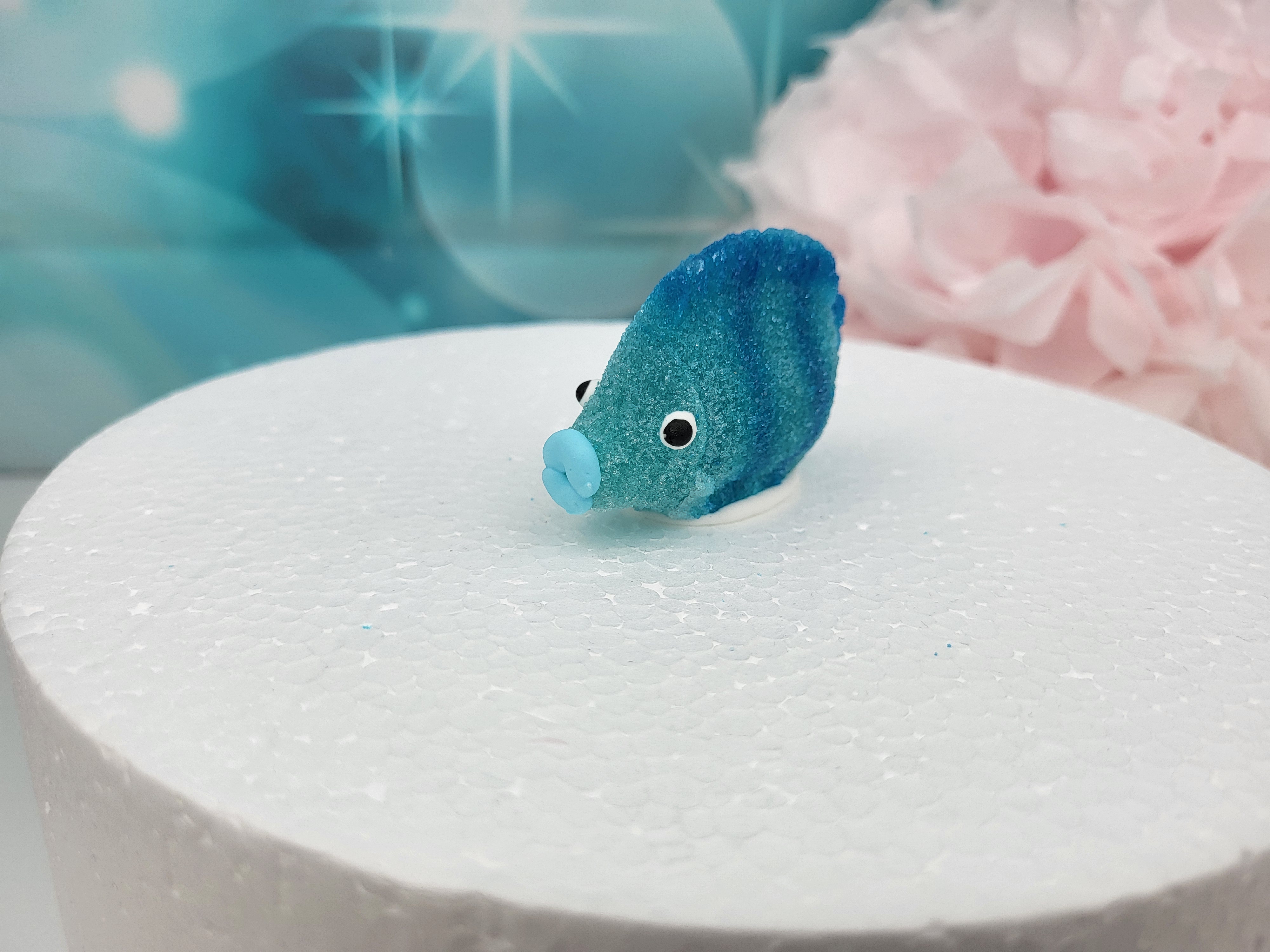 Fisch aus Gelee und Zucker blau