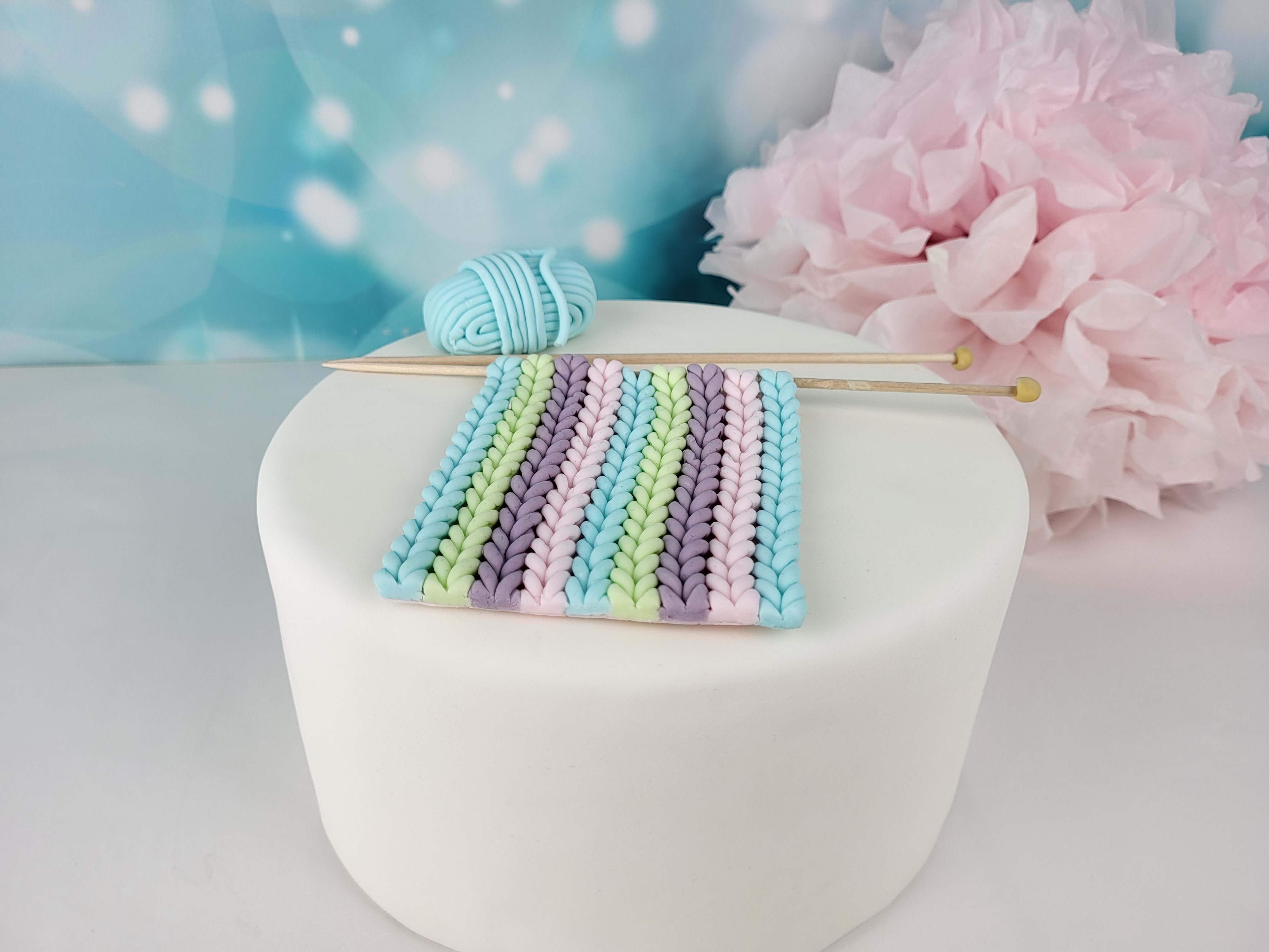 Strick Tortendeko handmodelliert