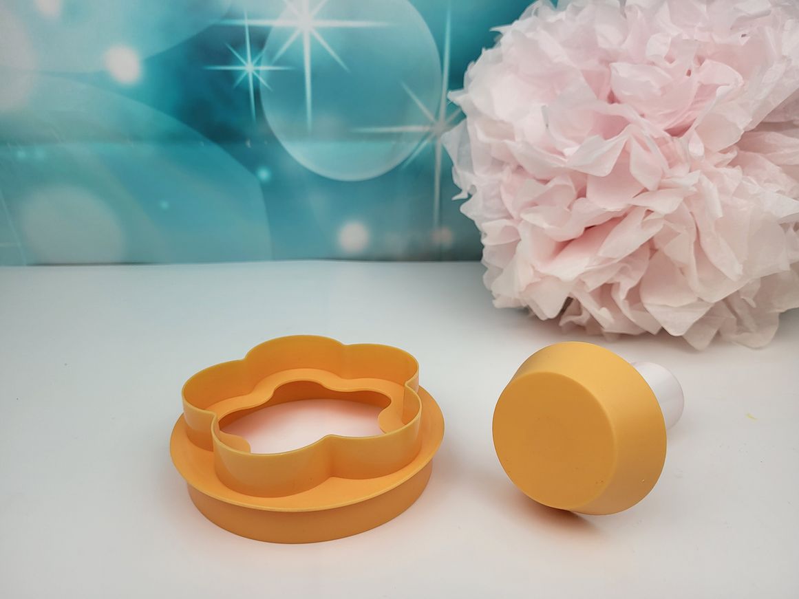 Ausstecher inkl. Former für gebackene Körbchen