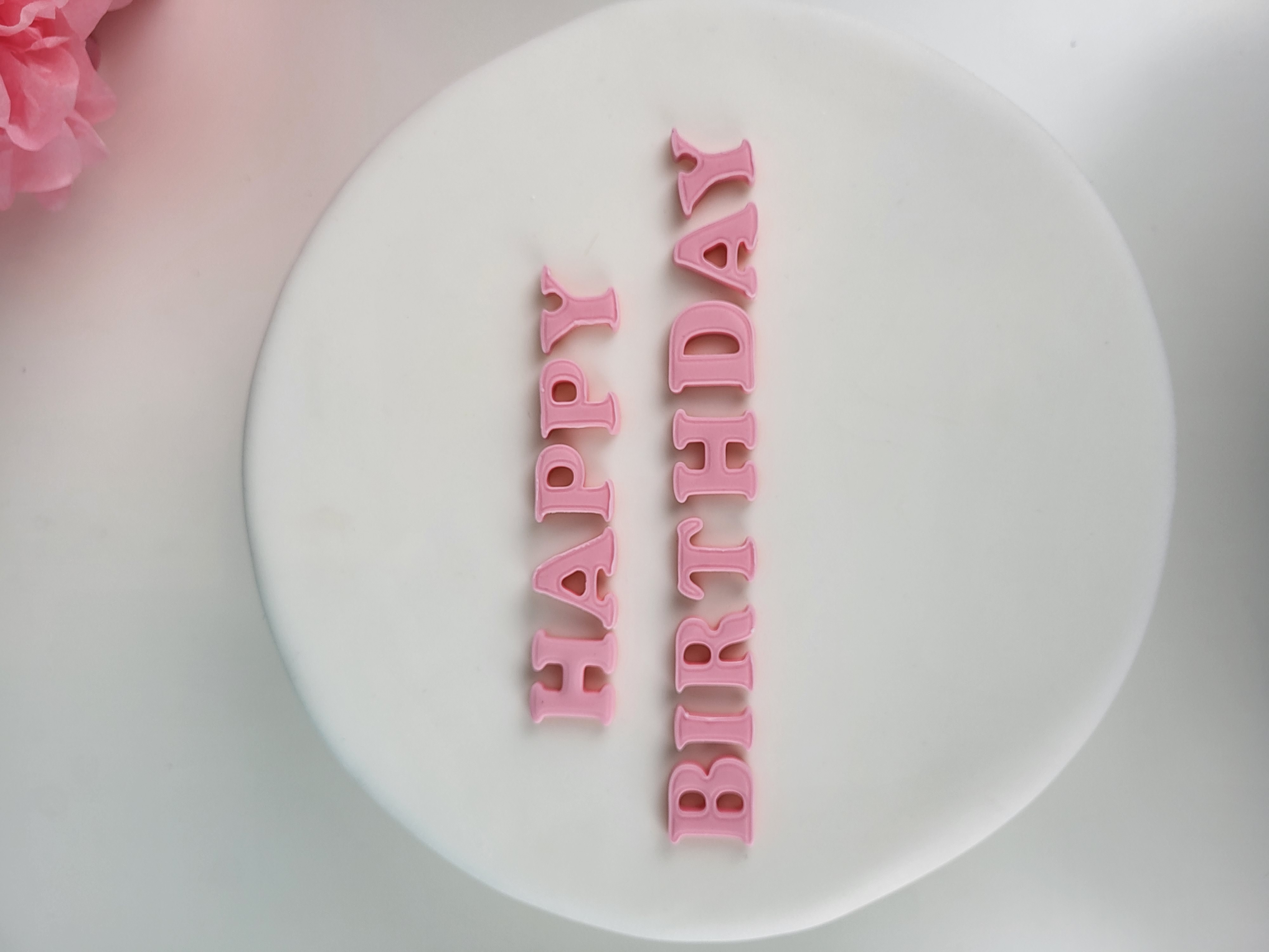 Schrift Happy Birthday rosa