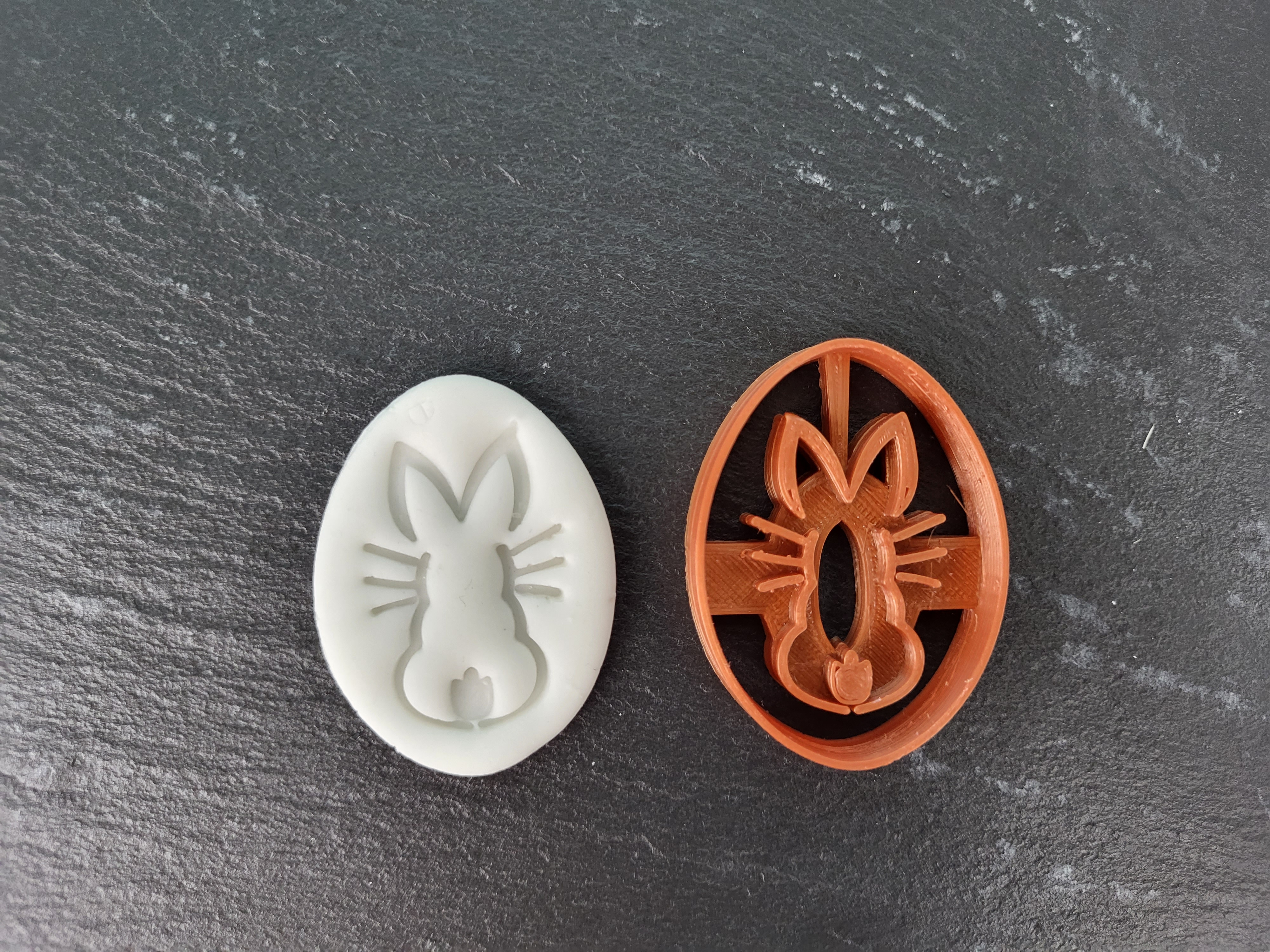 Ausstecher Osterei mit Hase